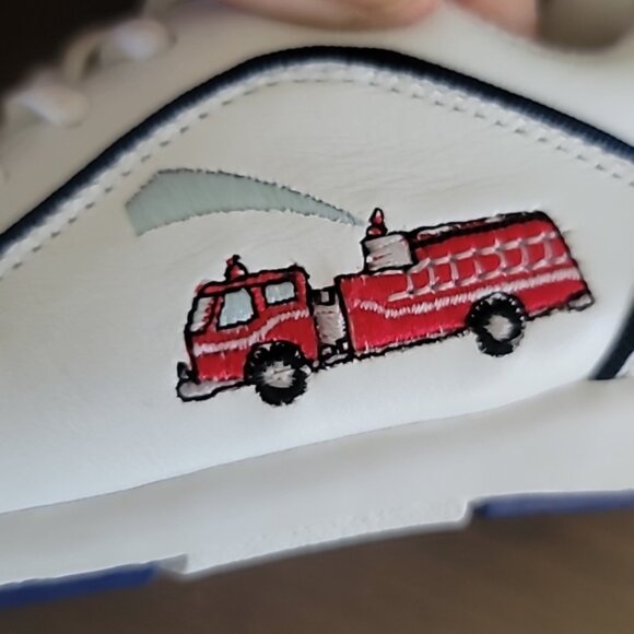 STUNNING PERFECTION FIRE TRUCK SHOES - Picture 8 of 8